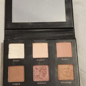 DREAM SO BIG 9 Pan Eyeshadow Palette